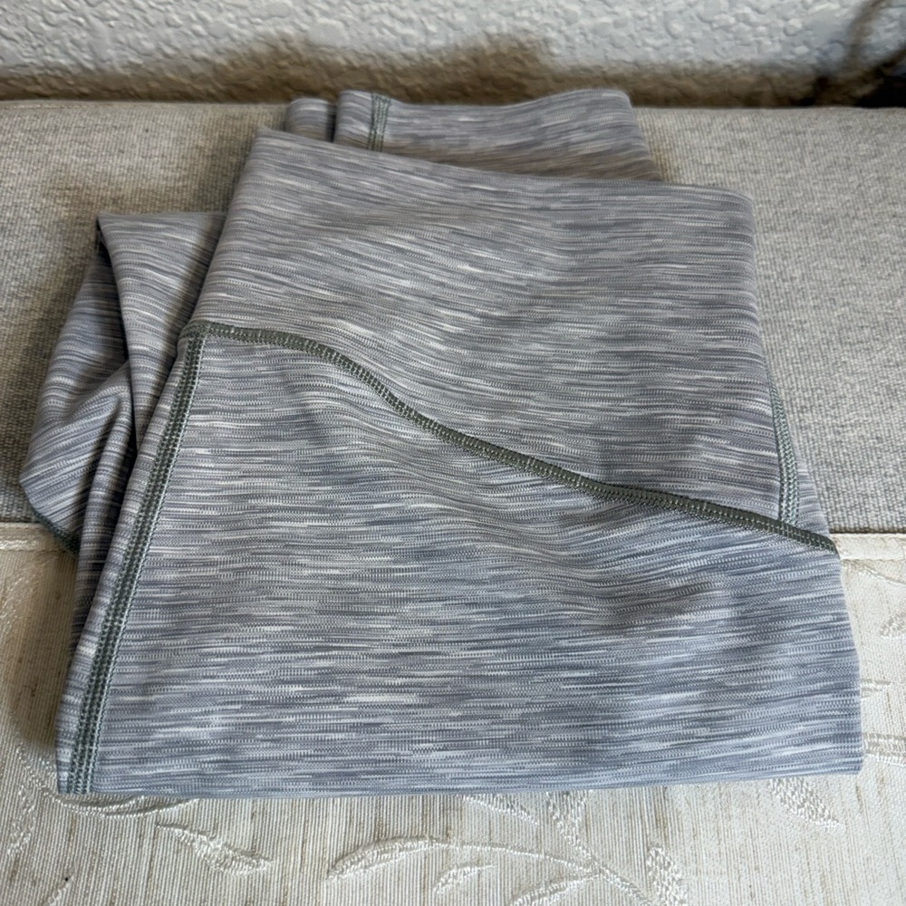 Spanx Smooth Soft‎ and Smooth Spacedye 7/8 Leggings in a gray spacedye color XL